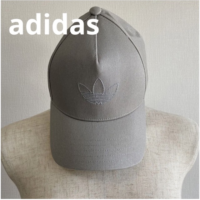 Originals（adidas）(オリジナルス)のadidas アディダスオリジナルス キャップ グレー レディースの帽子(キャップ)の商品写真