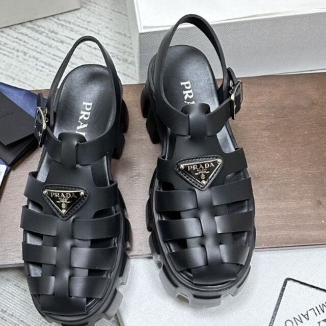 PRADA☆極美品☆ プラダ フォームラバーサンダル ブラック 黒 カタログ