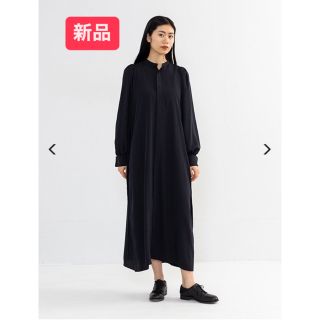 ハイク(HYKE)の23ss【タグ付き新品】HYKE ワンピースblack(ロングワンピース/マキシワンピース)