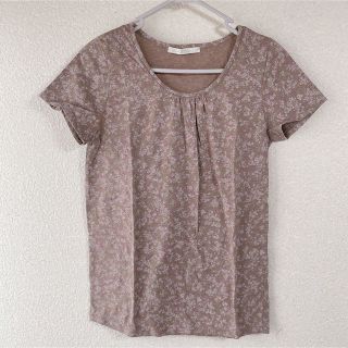 イッカ(ikka)の花柄　Tシャツ　ブラウン　茶色　半袖(Tシャツ(半袖/袖なし))