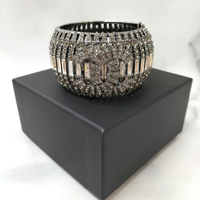 5%OFF】 CHANEL KK761 ブレスレット バングル ラインストーン ココ
