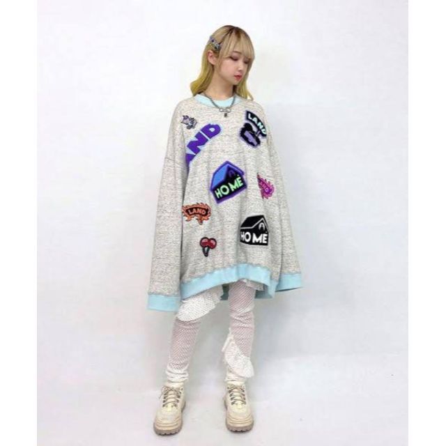 MILKBOY(ミルクボーイ)のMULTI PATCH SWEATS オーバーサイズ レディースのトップス(トレーナー/スウェット)の商品写真