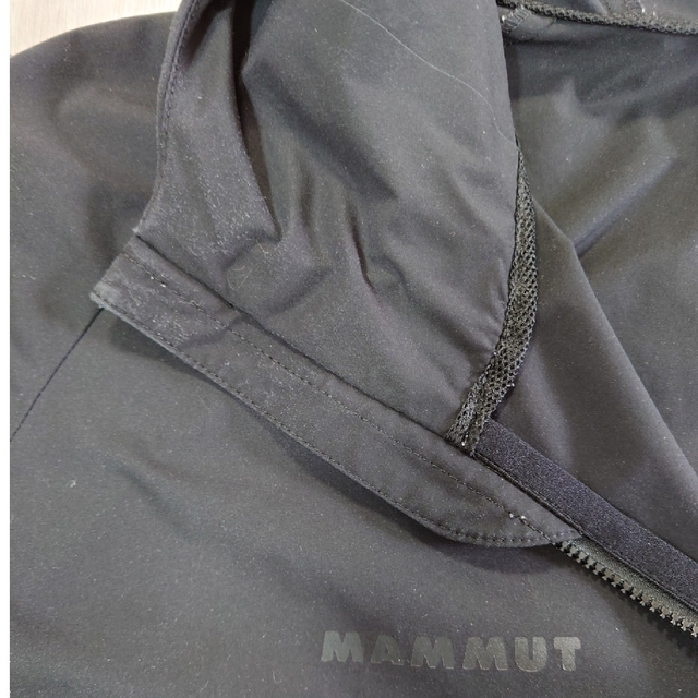 Mammut(マムート)のマムート ソフトシェルジャケット（MAMMUT sohoodedJacket） メンズのジャケット/アウター(マウンテンパーカー)の商品写真