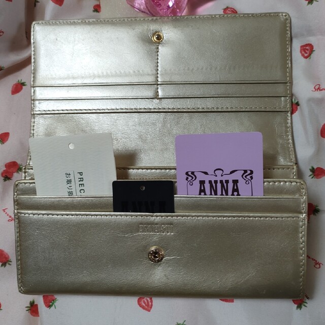 ANNA SUI(アナスイ)のANNA SUIさん銀色の長財布訳ありです レディースのファッション小物(財布)の商品写真