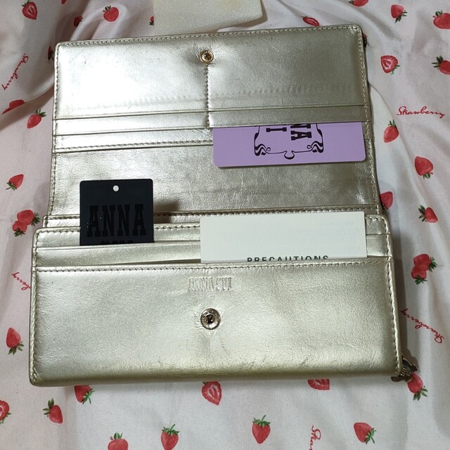 ANNA SUI(アナスイ)のANNA SUIさん銀色の長財布訳ありです レディースのファッション小物(財布)の商品写真