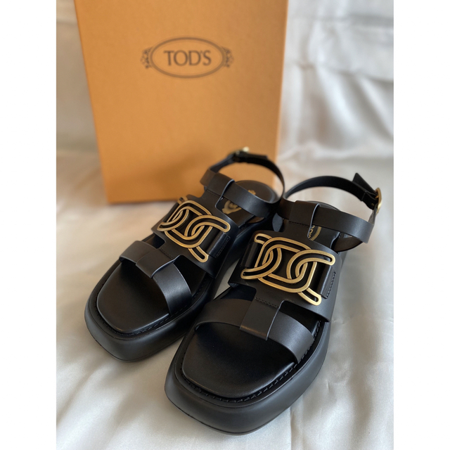 サイズ37 【TOD’S】ケイト レザー サンダルTOD