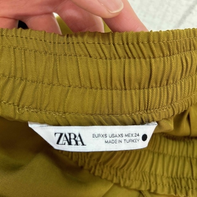 ZARA(ザラ)のZARAパンツ【XS】 レディースのパンツ(カジュアルパンツ)の商品写真