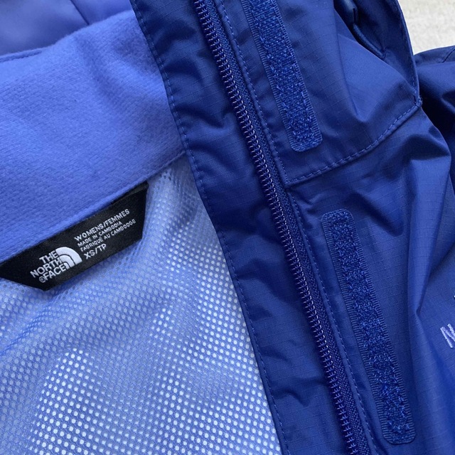 THE NORTH FACE(ザノースフェイス)のTHE NORTH FACE  ジャケット　レディース　XS レディースのジャケット/アウター(ナイロンジャケット)の商品写真