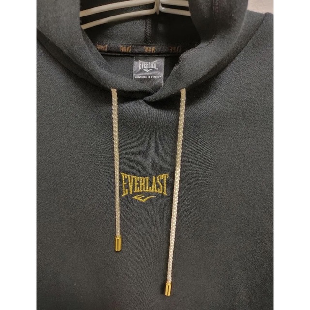 EVERLAST(エバーラスト)のEVERLAST（エバーラスト）ロゴ刺繍スウェットパーカブラック メンズのトップス(パーカー)の商品写真