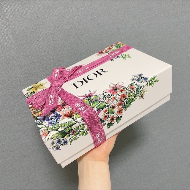 新品未開封　ギフト包装Dior桜　香水40ml