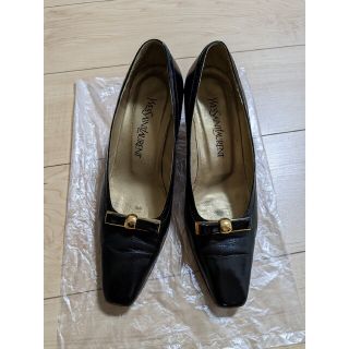 イヴサンローラン(Yves Saint Laurent)のイブサンローラン24.5cm　ブラック　リボンシンプルパンプス(ハイヒール/パンプス)