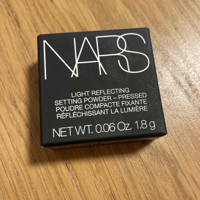 NARS(ナーズ)のNARS ライトリフレクティングセッティングパウダー　プレスト(非売品) コスメ/美容のベースメイク/化粧品(フェイスパウダー)の商品写真