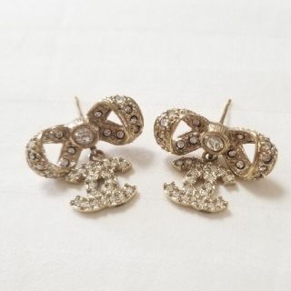 シャネル(CHANEL)のココマーク×リボンピアス(ピアス)