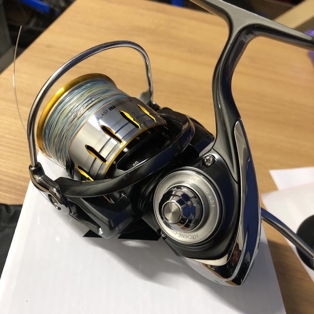 美品 DAIWA ダイワ ブラストLT 5000D-CXH スピニングリール 美品 DAIWA ダイワ ブラストLT 5000D-CXH スピニングリール