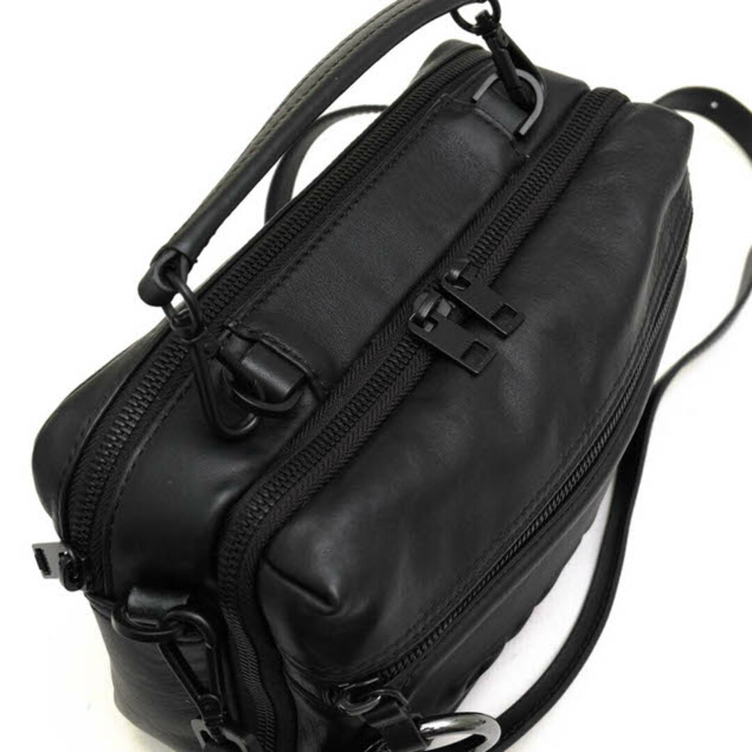 DIESEL(ディーゼル)のディーゼル／DIESEL バッグ ショルダーバッグ 鞄 メンズ 男性 男性用レザー 革 本革 ブラック 黒  X06584 PR030 T8013 FUTURAH POCHETTE WITH SHOULDER STRAP ポシェット メッセンジャーバッグ メンズのバッグ(ショルダーバッグ)の商品写真