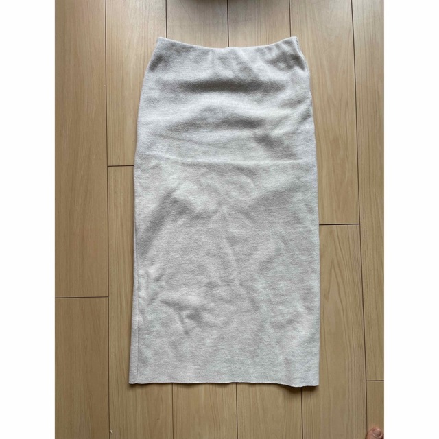 ZARA(ザラ)のZARA今季アイテム Soft skirt ベージュロングスカート レディースのスカート(ロングスカート)の商品写真