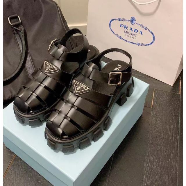 新作登場 PRADA サンダル 美品 | myglobaltax.com