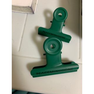 PEACEMINUSONE BULLDOG CLIP Green