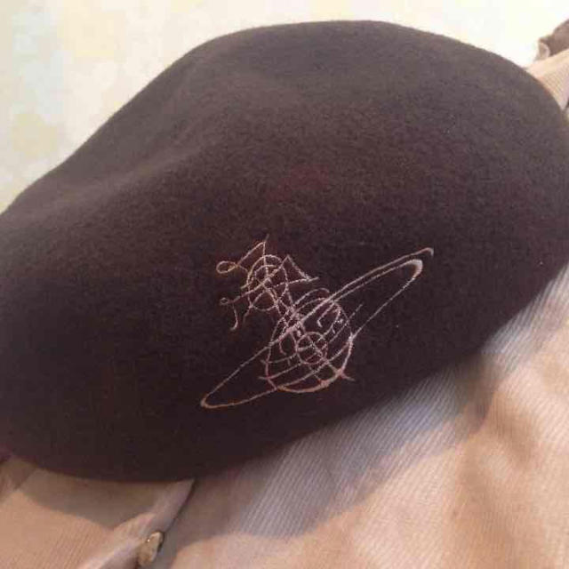 Vivienne Westwood(ヴィヴィアンウエストウッド)のヴィヴィアン レディースの帽子(ハンチング/ベレー帽)の商品写真