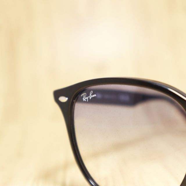 Ray-Ban(レイバン)の迅速に発送！　赤西仁着用モデル　レイバン　RB4259F-601/19　国内正規 メンズのファッション小物(サングラス/メガネ)の商品写真