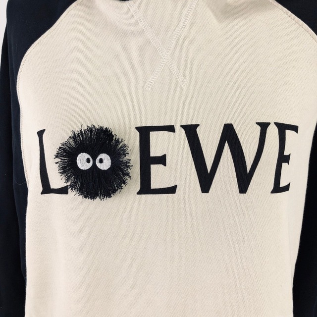 LOEWE(ロエベ)の[USED/中古]LOEWE ロエベ パーカー LOEWE ロエベ 21SS となりのトトロ ダストバニー まっくろくろすけ プルオーバー パーカー ユニセックス ベージュ ブラック M 中古 ai-tdc-002819-4e レディースのトップス(パーカー)の商品写真