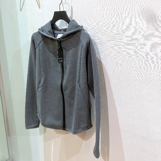 送料無料 通販 激安 YORK NEW BARNEYS - イタリア ベスティ VESTI イタリア製 新品 パーカー