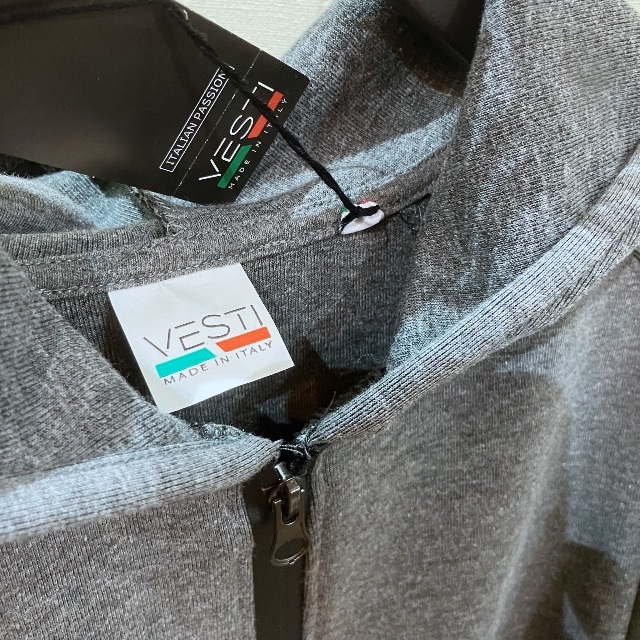 おすすめネット BARNEYS NEW イタリア ベスティ VESTI イタリア製 新品 - YORK パーカー