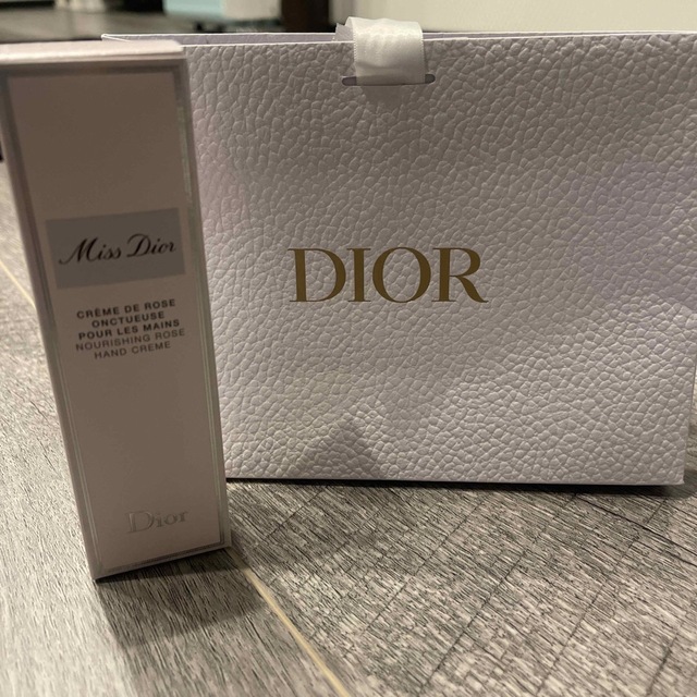 Christian Dior(クリスチャンディオール)のDior ハンドクリーム 未開封 コスメ/美容のボディケア(ハンドクリーム)の商品写真