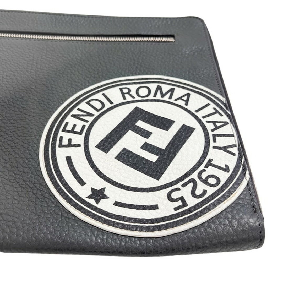 FENDI(フェンディ)のフェンディ クラッチバッグ ロゴ レディースのバッグ(クラッチバッグ)の商品写真