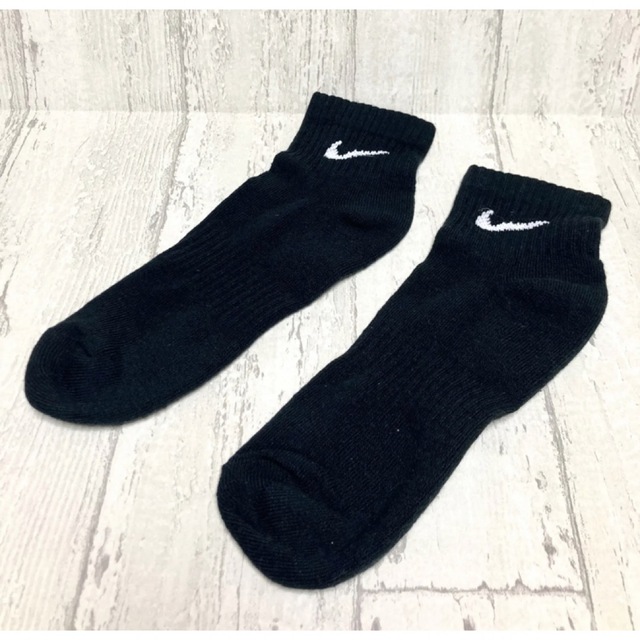 NIKE(ナイキ)のナイキ レディース アンクルソックス エブリデイ クッションド トレーニング レディースのレッグウェア(ソックス)の商品写真