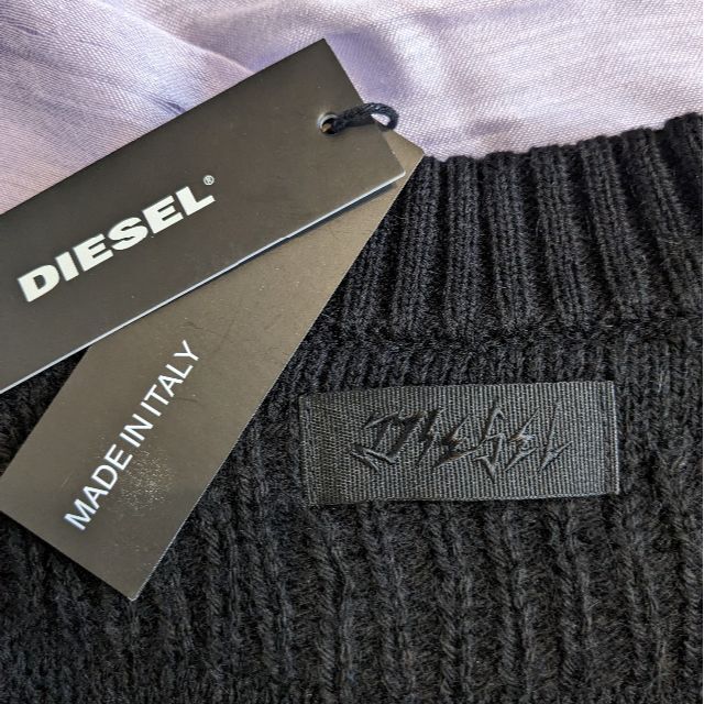 DIESEL(ディーゼル)の【割引中】DIESEL 長袖 ショート丈 ニットセーター XS レディースのトップス(ニット/セーター)の商品写真