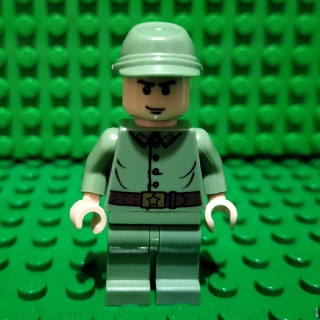 Lego(レゴ)の専用 LEGO インディ ジョーンズ ミニフィグセット ロシア軍 ドイツ軍兵士 エンタメ/ホビーのおもちゃ/ぬいぐるみ(その他)の商品写真