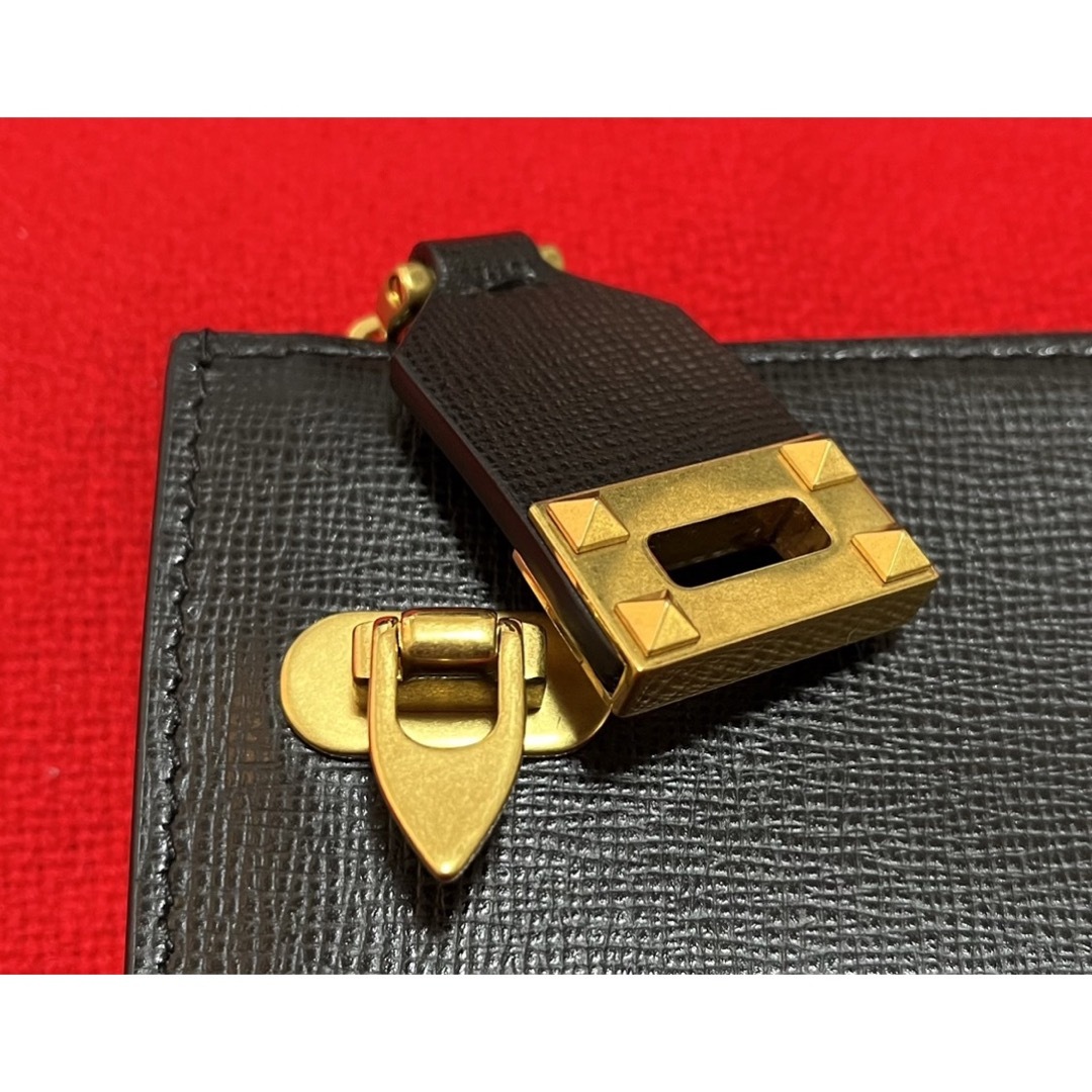 定価¥70400新品 VALENTINO ヴァレンティノ 財布 黒 ブラック 定価¥70400新品 VALENTINO ヴァレンティノ 財布 黒 ブラック