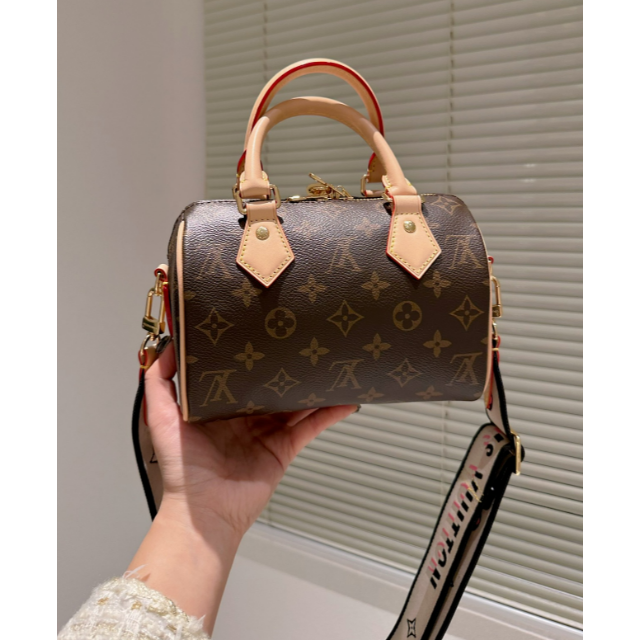 LOUIS VUITTON - 大幅値下げ LOUIS VUITTON ルイ・ヴィトン ショルダー