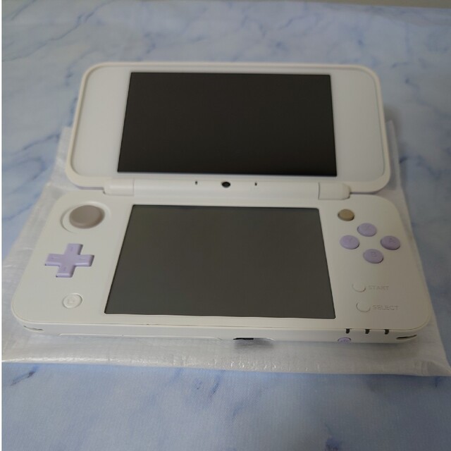 ニンテンドー2DS(ニンテンドー2DS)のNewニンテンドー2DS LL ホワイト×ラベンダー超美品 エンタメ/ホビーのゲームソフト/ゲーム機本体(携帯用ゲーム機本体)の商品写真