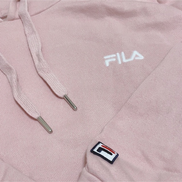 MERCURYDUO(マーキュリーデュオ)の【値下げ】MERCURYDUO×FILA コラボ  裏起毛パーカー レディースのトップス(パーカー)の商品写真