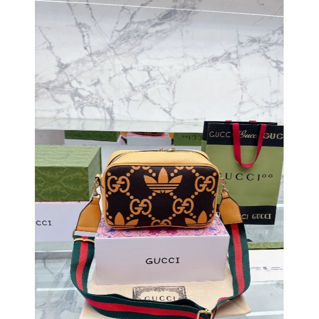 新作【グッチ】adidas x Gucci スモール ショルダーバッグ 新作【グッチ】adidas x Gucci スモール ショルダーバッグ