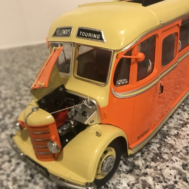 Bedford OB Coach ベッドフォード バス1:24サイズミニカー