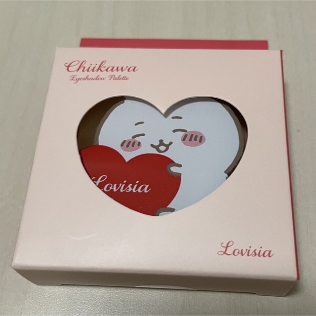 ちいかわ(チイカワ)のちいかわ アイシャドウ Lovisia 新品未使用 コスメ/美容のベースメイク/化粧品(アイシャドウ)の商品写真