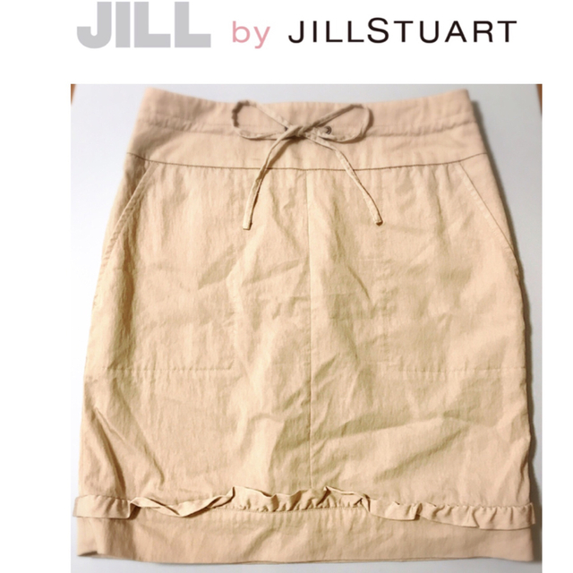 JILL by JILLSTUART(ジルバイジルスチュアート)のヘルシー夏にぴったり！美品♪ジルバイジルスチュアート　ベージュ　タイト　スカート レディースのスカート(ミニスカート)の商品写真