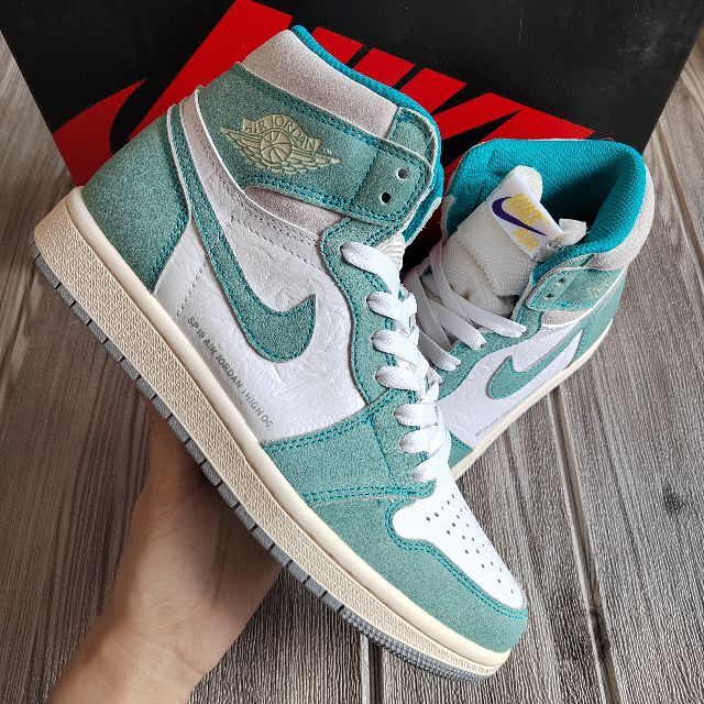 NIKE ナイキエアジョーダン1 レトロハイ オージー スニーカー ターボ