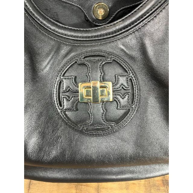 Tory Burch(トリーバーチ)の【美品】トリーバーチ トートバッグ  本革　大容量　ブラック　収納袋ターンロック レディースのバッグ(トートバッグ)の商品写真