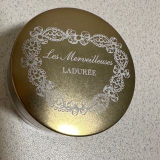 レ・メルヴェイユーズラデュレ フェイスパウダー&ブラシ