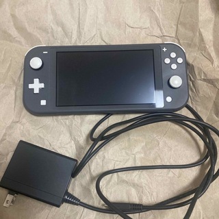 ニンテンドースイッチ(Nintendo Switch)のSwitchライト　本体と充電コードのみ(携帯用ゲーム機本体)
