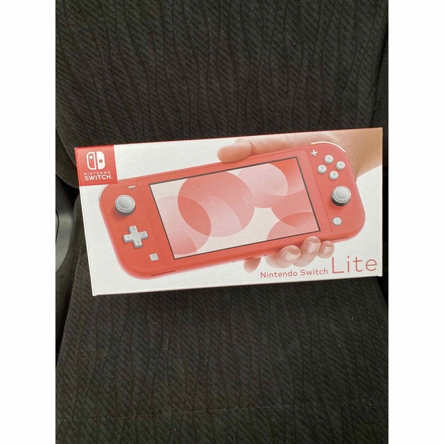 新品未開封Nintendo Switch Lite コーラル　スイッチライト