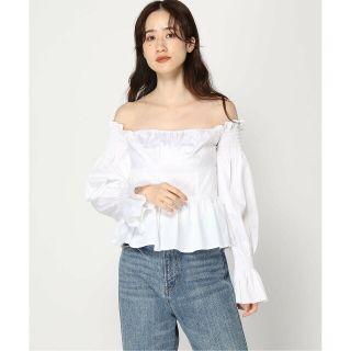 ゲス(GUESS)の【ホワイト(G011)】GUESS シャツ ブラウス (W)Mattie Off-Shoulder Top(その他)