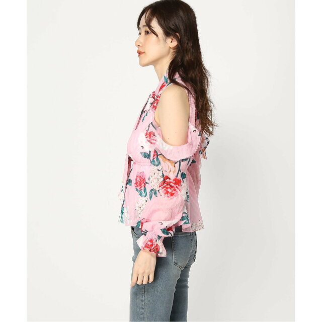 GUESS(ゲス)の【ピンク(P6D8)】(W)CHLOE RUFFLE TOP レディースのトップス(シャツ/ブラウス(長袖/七分))の商品写真