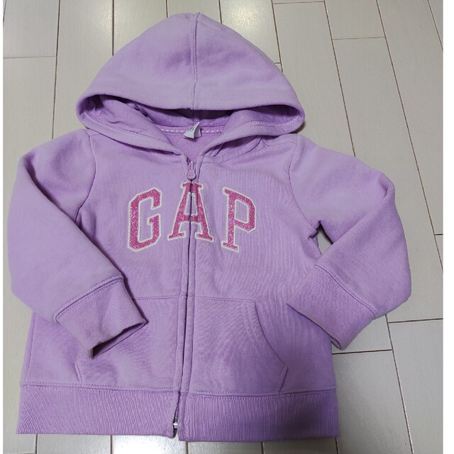 babyGAP(ベビーギャップ)の薄いパープル　パーカー　90 キッズ/ベビー/マタニティのキッズ服女の子用(90cm~)(ジャケット/上着)の商品写真