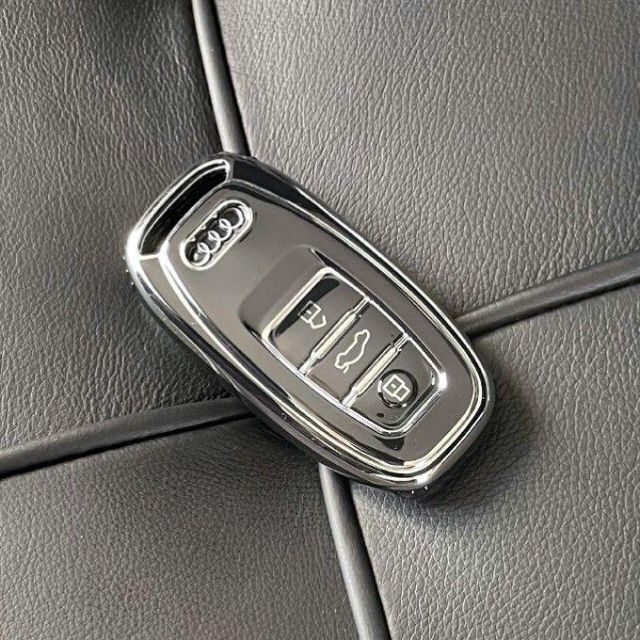 AUDI Audi アウディ キーカバー 銀 黒 ブラック キー ケース tt a4 q5の通販 by ひぽ's shop｜アウディならラクマ