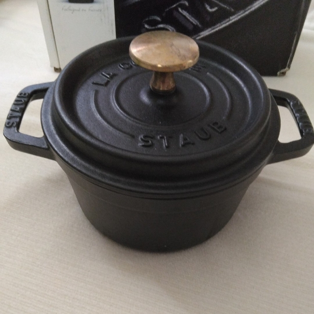 STAUB(ストウブ)の中古　ミニ　ココット　14CM インテリア/住まい/日用品のキッチン/食器(調理道具/製菓道具)の商品写真